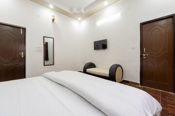 Bedroom in 6+ BHK Villa at Sahastradhara Road – for Rent