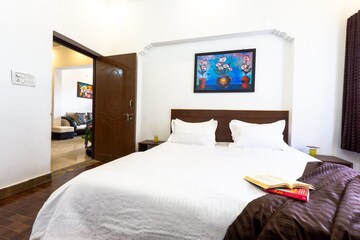 Bedroom in 6+ BHK Villa at Sahastradhara Road – for Rent