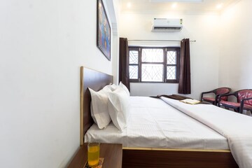 Bedroom in 6+ BHK Villa at Sahastradhara Road – for Rent