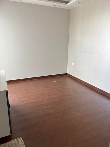 Room in 4 BHK Apartment at Bestech Park View City 2, Sector 49 – for Sale
