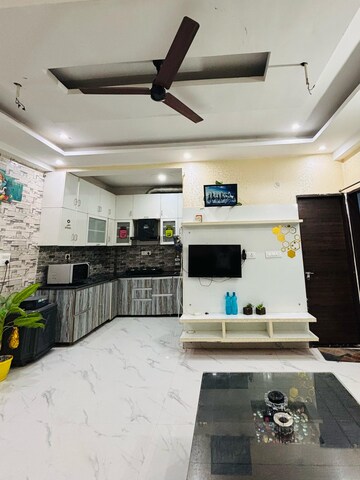 Team Area in 2 BHK Apartment at Suncity Avenue 76, Sector 76 – for Rent