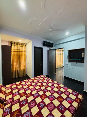 Bedroom in 2 BHK Apartment at Suncity Avenue 76, Sector 76 – for Rent
