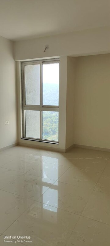 Room in 3 BHK Apartment at Indiabulls One Indiabulls, Pokhran Road No Two – for Rent