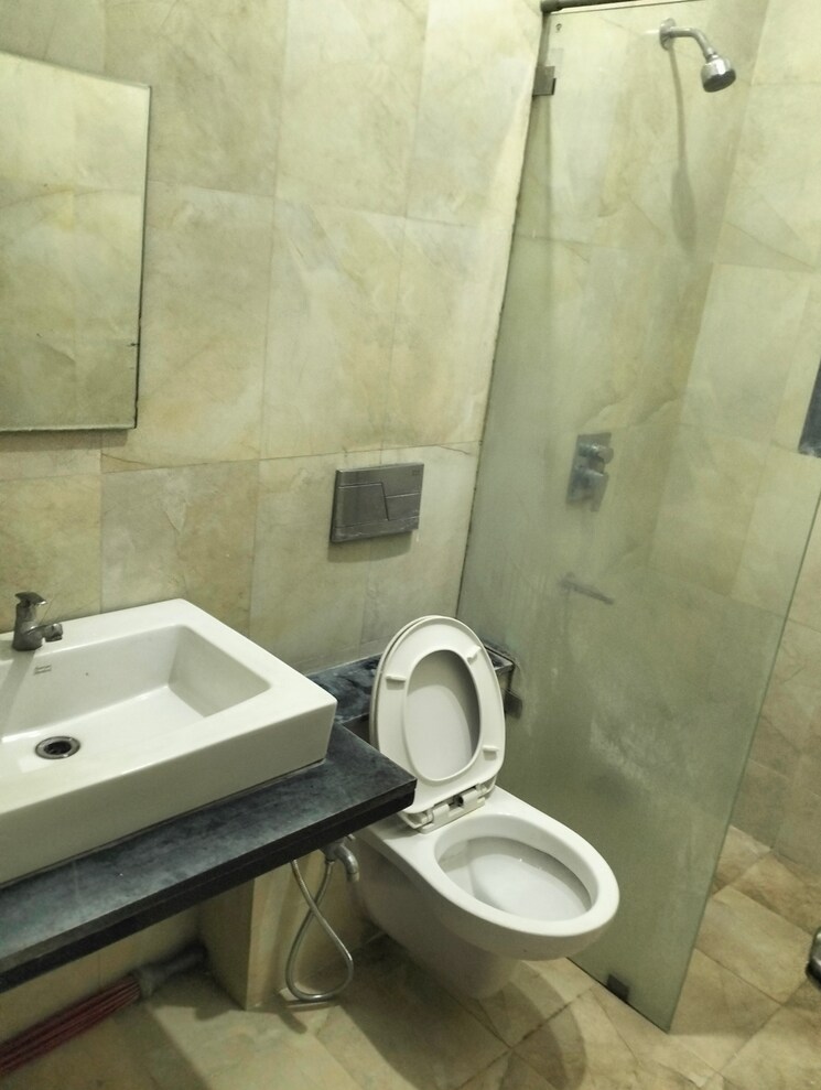 Bathroom, eisha-palace 3 Bedroom 1550 Sq.Ft. Apartment In Salisbury Park Pune 9057303