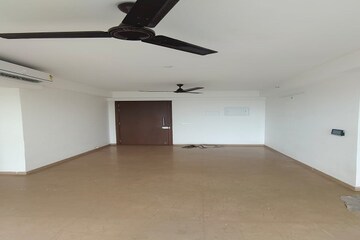Room in 2 BHK Apartment at Runwal Bliss, Kanjurmarg East – for Rent