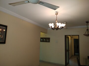 Room in 3 BHK Apartment at Ajmera Golden Rays, Andheri West – for Rent