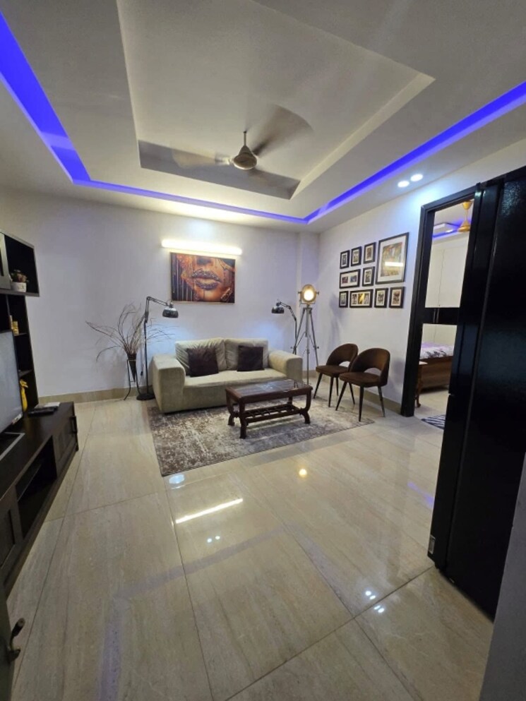 Living Room, freedom fighters enclave 3 Bedroom 1500 Sq.Ft. Apartment In Freedom Fighters Enclave Delhi 9057434