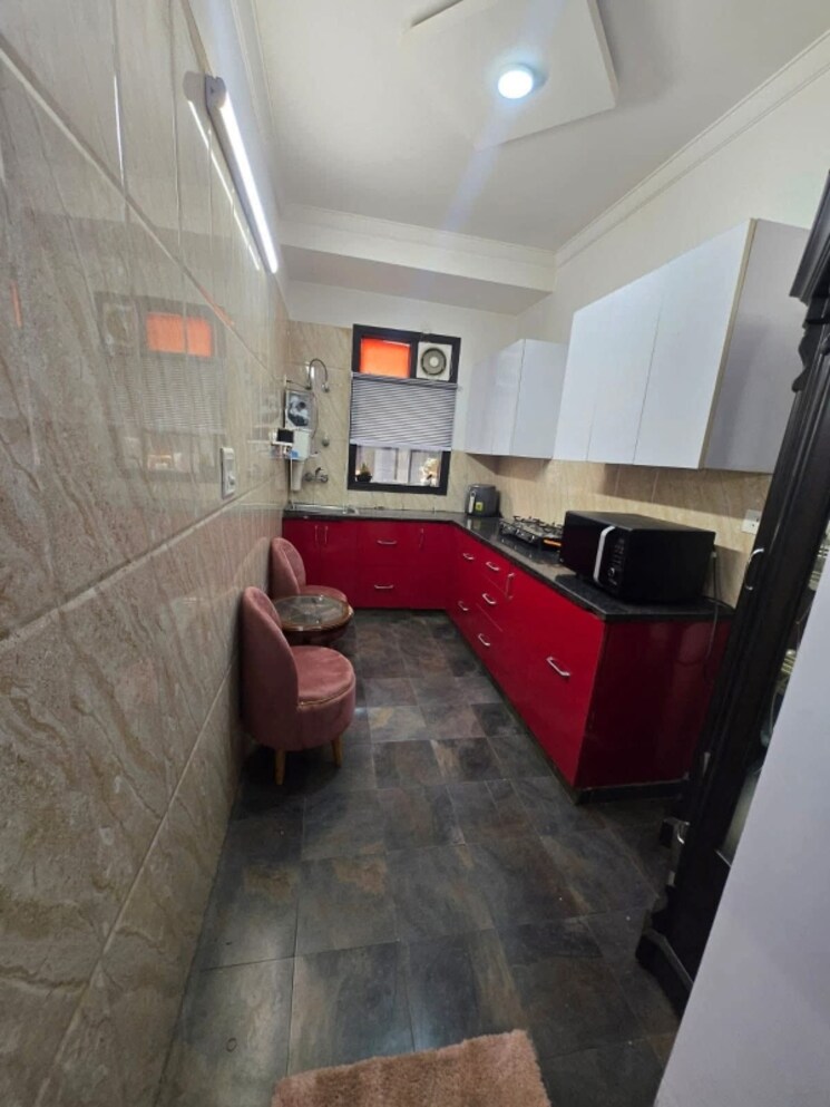 Kitchen, freedom fighters enclave 3 Bedroom 1500 Sq.Ft. Apartment In Freedom Fighters Enclave Delhi 9057434