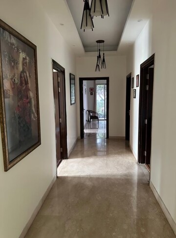 Building Lobby in 3 BHK Apartment at Parsvnath Exotica, Sector 53 – for Rent