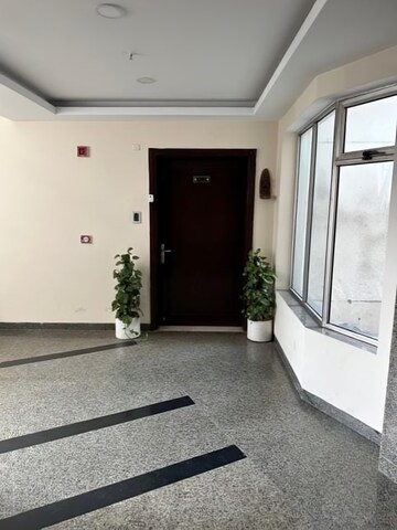 Corridor in 3 BHK Apartment at Parsvnath Exotica, Sector 53 – for Rent