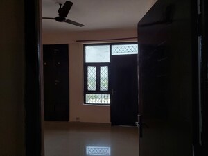 Room in 2 BHK Apartment at Mahagun Mahagunpuram, Shastri Nagar – for Sale