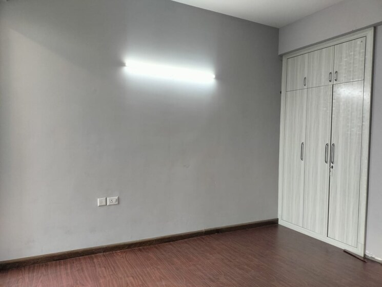 Room, tulip-yellow 3 Bedroom 1704 Sq.Ft. Apartment In Sector 69 Gurgaon 9057491