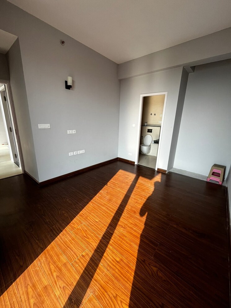 Room, tulip-yellow 3 Bedroom 1704 Sq.Ft. Apartment In Sector 69 Gurgaon 9057491