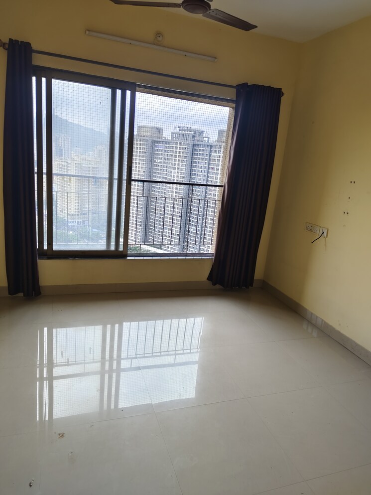 Room, hubtown-greenwoods 1.5 Bedroom 600 Sq.Ft. Apartment In Vartak Nagar Thane 9057517