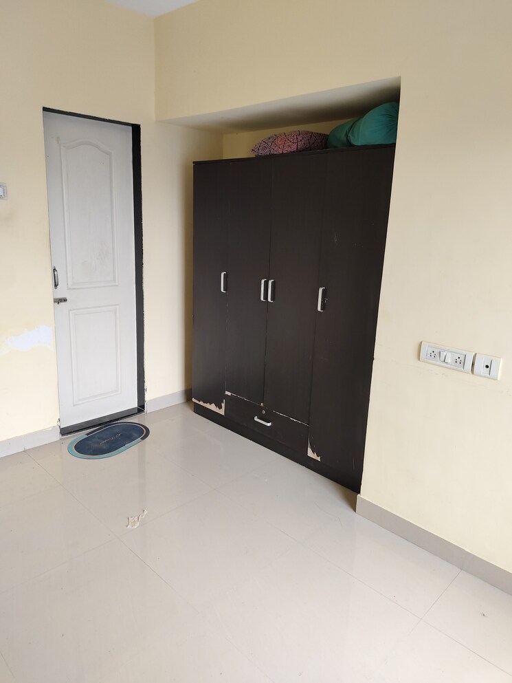 Room, hubtown-greenwoods 1.5 Bedroom 600 Sq.Ft. Apartment In Vartak Nagar Thane 9057517