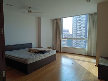 Room in 3 BHK Apartment at Imperial Shadow, Tardeo – for Rent