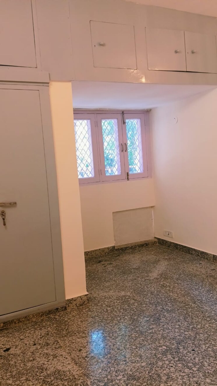 Room, vasant kunj 3 Bedroom 1200 Sq.Ft. Apartment In Vasant Kunj Delhi 9057524