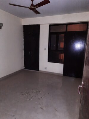 Room in 2 BHK Apartment at Mahagun Mahagunpuram, Shastri Nagar – for Sale