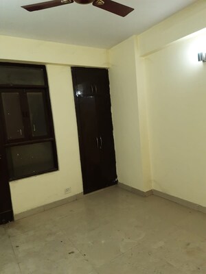 Room in 2 BHK Apartment at Mahagun Mahagunpuram, Shastri Nagar – for Sale