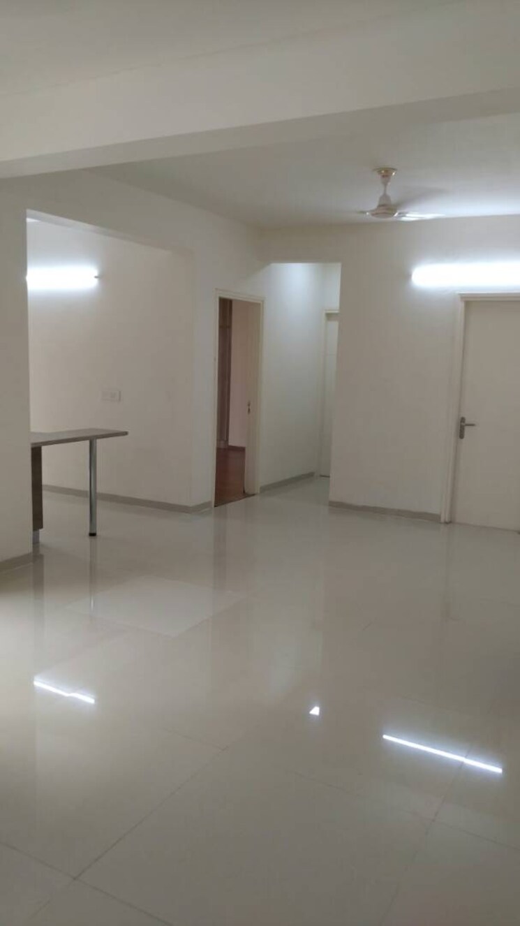 Room, tulip-white 3 Bedroom 1326 Sq.Ft. Apartment In Sector 69 Gurgaon 9057548