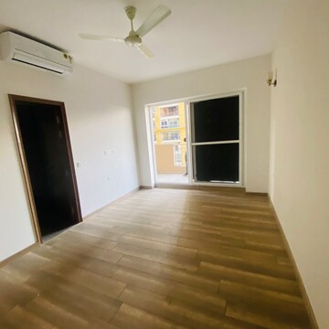 Room in 3 BHK Apartment at ABA Ivy County, Sector 75 – for Rent