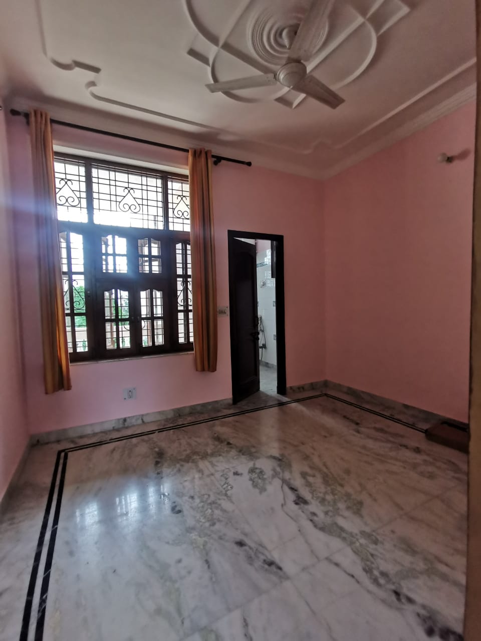2 BHK Apartment For Rent in Gaur City 2 - 14th Avenue