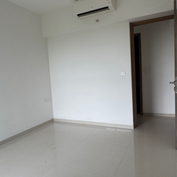 Room in 2 BHK Apartment at Lodha Upper Thane Woodlands C And D, Mankoli – for Sale