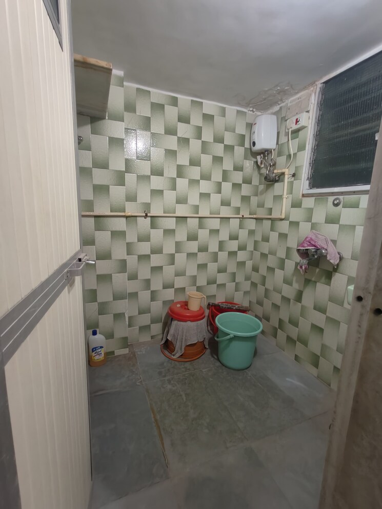 Attached Bathroom, prabhu-niwas 1 Bedroom 610 Sq.Ft. Apartment In Wadala Mumbai 9057732