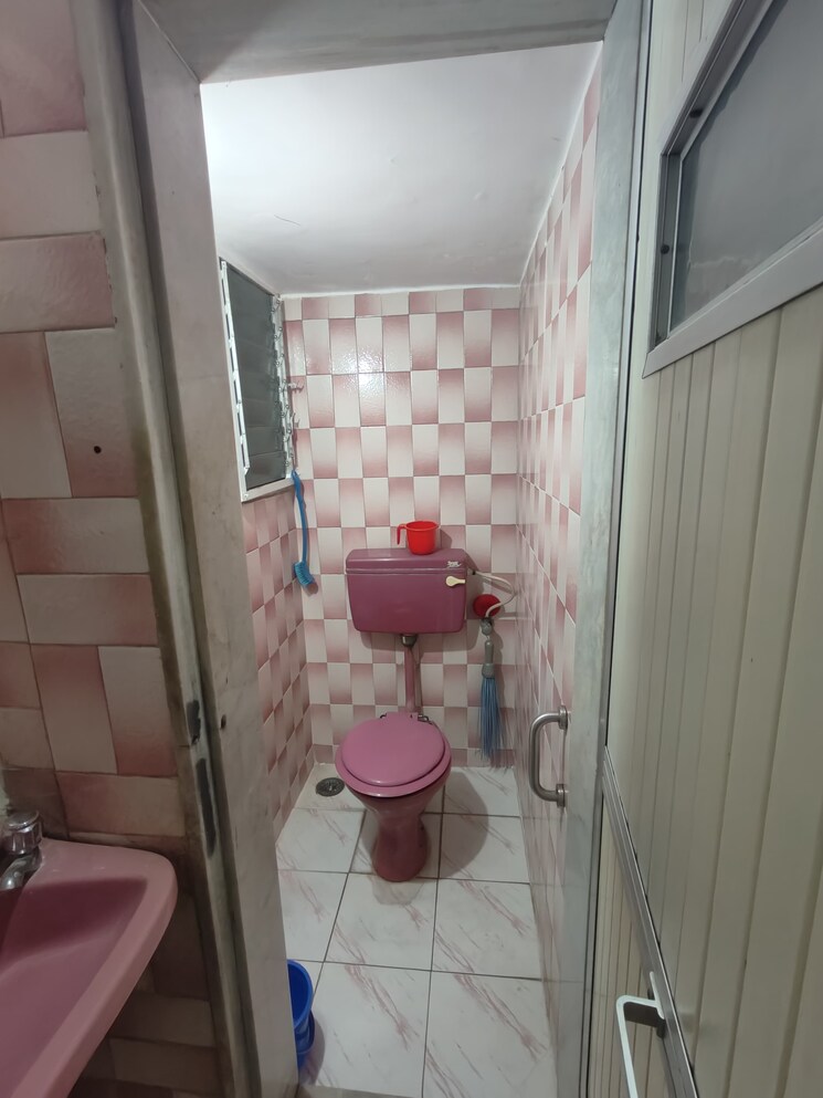 Bathroom, prabhu-niwas 1 Bedroom 610 Sq.Ft. Apartment In Wadala Mumbai 9057732
