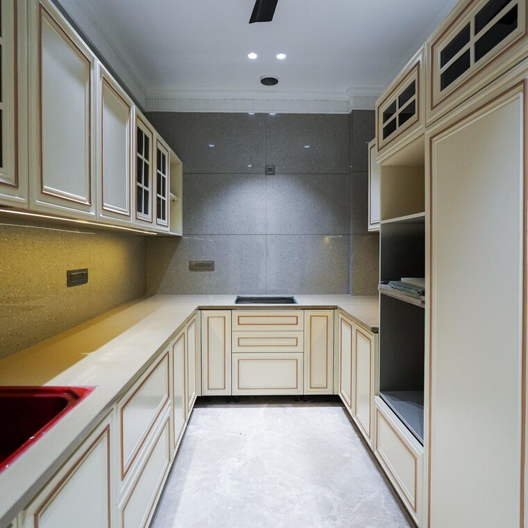 Balcony, defence colony 3 Bedroom 217 Sq.Yd. Builder Floor In Defence Colony Delhi 9057720