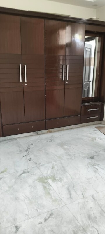 Room in 2 BHK Builder Floor at Kalkaji – for Rent