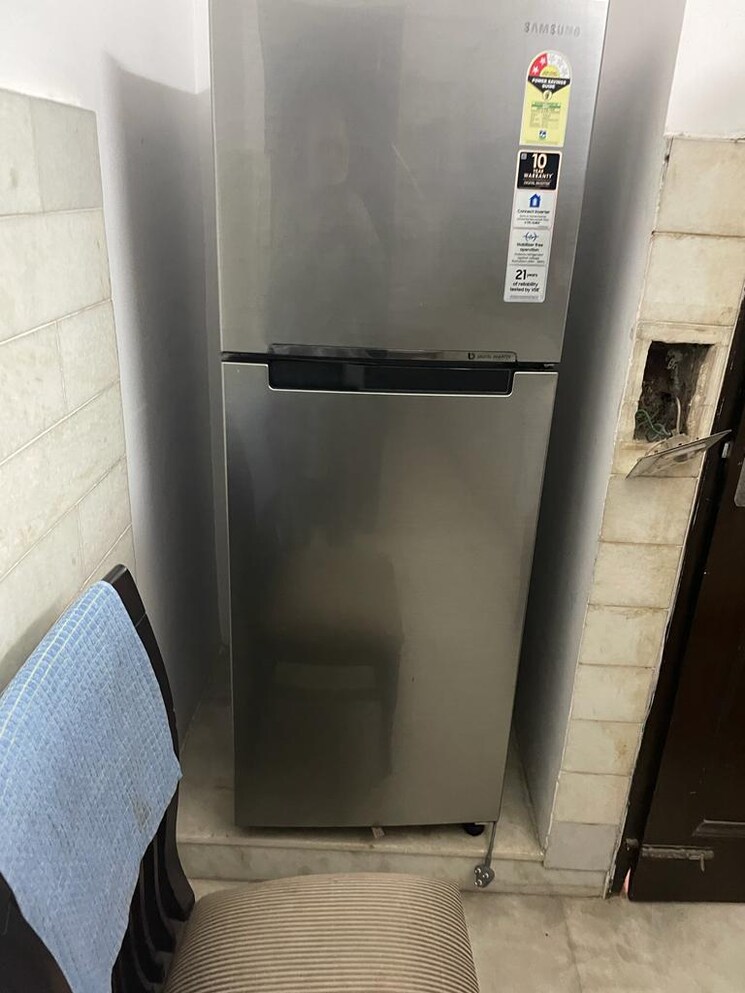 Bathroom, defence colony 3 Bedroom 217 Sq.Yd. Builder Floor In Defence Colony Delhi 9057778