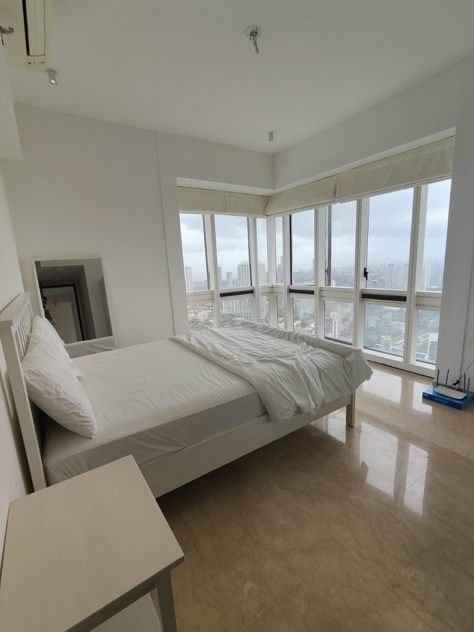 3 BHK + Servant Room Apartment For Rent in Lodha The Park