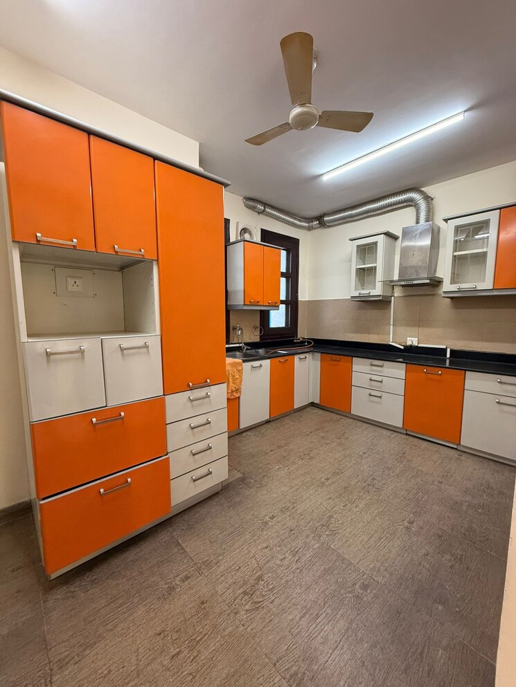 Kitchen, sector 3 greater noida 2 Bedroom 120 Sq.Mt. Villa In Sector 3 Greater Noida Greater Noida 9057897