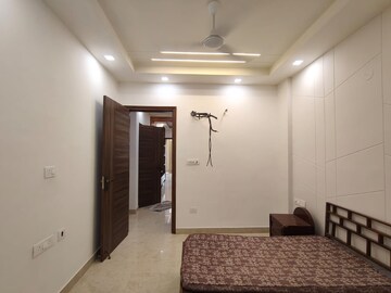 Living Room in 3 BHK Builder Floor at Puri Kohinoor, Sector 89 – for Rent