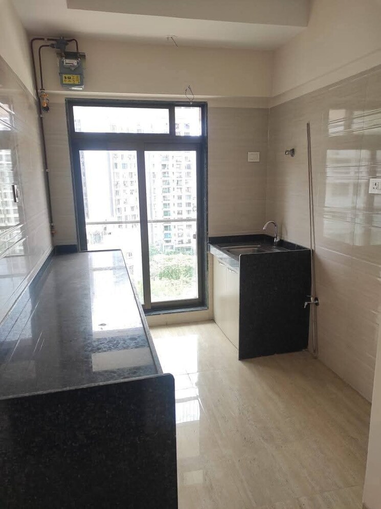 Living Room, je-and-vee-om-trimurti 1 Bedroom 645 Sq.Ft. Apartment In Malad East Mumbai 9057855
