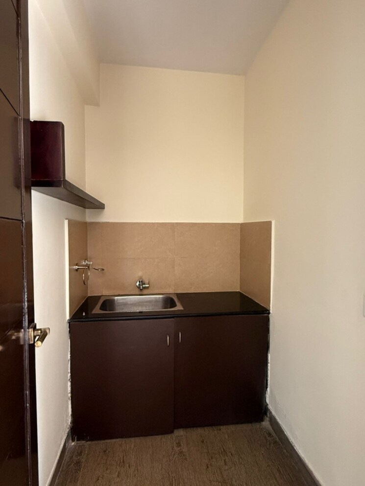 Kitchen, sector 3 greater noida 2 Bedroom 200 Sq.Mt. Villa In Sector 3 Greater Noida Greater Noida 9057878