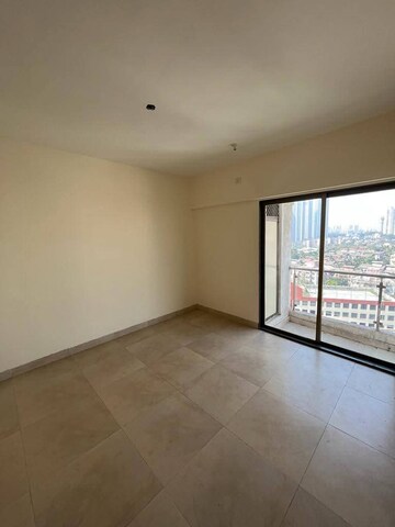 Room in 1 BHK Apartment at Conwood Astoria, Goregaon East – for Rent