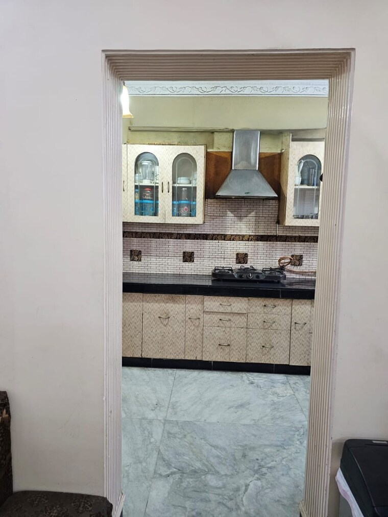 Kitchen, defence colony 3 Bedroom 325 Sq.Yd. Builder Floor In Defence Colony Delhi 9057884