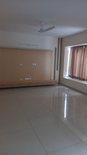 Room in 4 BHK Villa at Brigade Orchards, Devanahalli – for Rent