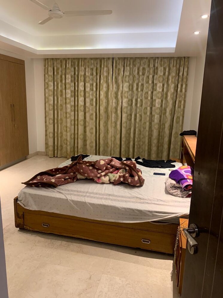 Bedroom, defence colony 2 Bedroom 217 Sq.Yd. Builder Floor In Defence Colony Delhi 9057923