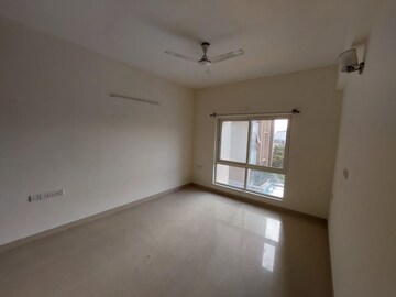 Room in 3 BHK Apartment at Salarpuria Sattva Aspire, Hennur Road – for Rent