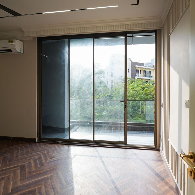 Room, jor bagh 4 Bedroom 375 Sq.Yd. Builder Floor In Jor Bagh Delhi 9057937