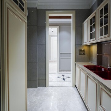 Building Lobby in 4 BHK Builder Floor at Jor Bagh – for Sale