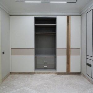 Room in 4 BHK Builder Floor at Jor Bagh – for Sale