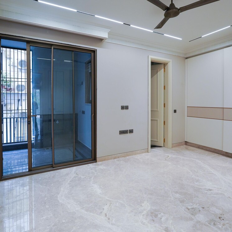 Room, jor bagh 4 Bedroom 375 Sq.Yd. Builder Floor In Jor Bagh Delhi 9057937