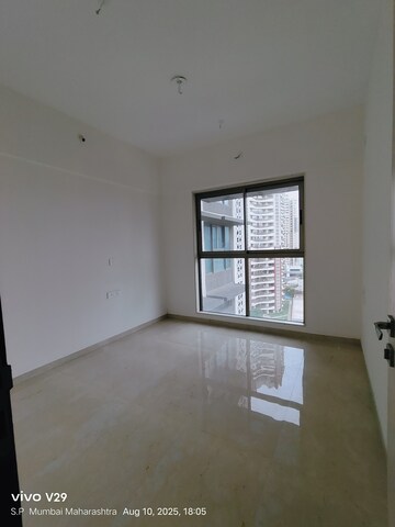 2 BHK Apartment For Rent in Chandak Cornerstone, Worli