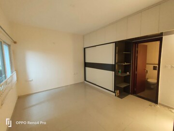 Room in 3 BHK Apartment at LnT Raintree Boulevard, Hebbal – for Rent