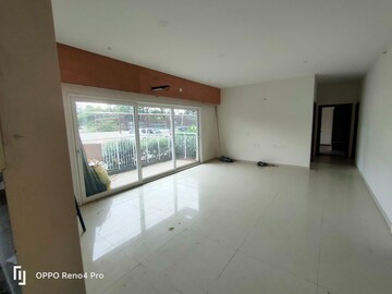 Room in 3 BHK Apartment at LnT Raintree Boulevard, Hebbal – for Rent