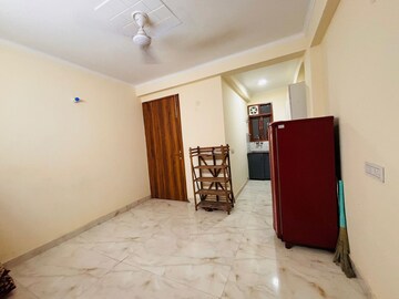 Room in 1 BHK Builder Floor at Saket – for Rent